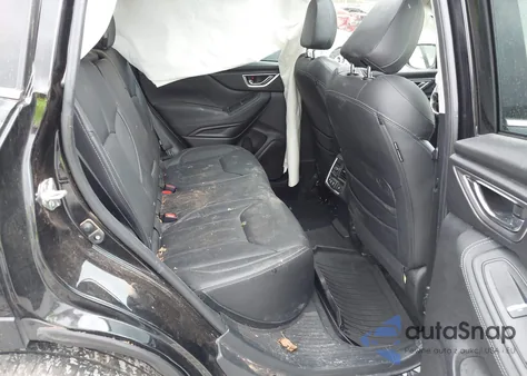 2022 Subaru Forester Touring z USA, uszkodzony, nr VIN JF2SKARC2NH487380